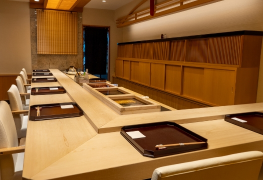 撰鮨（せんずし）店内風景